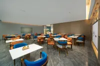 Guangzhou Beijing Road Pedestrian Street Park Front Subway Station Yizhi Mercure