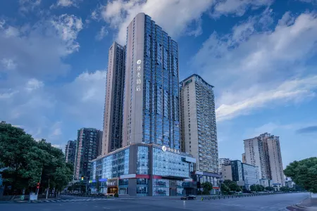 Manxin Hotel in Nanchang's Tengwang Pavilion Отели рядом с достопримечательностью «East China Jiaotong University Institute of Technology Stadium»