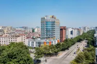 陽江中泰酒店（江城區百利廣場店） 鄰近陽江市經銷社附城貿易有限公司日用五金商場的酒店