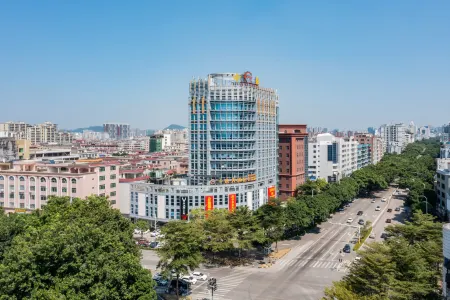 Yangjiang Zhongtai Hotel (Guangtai Mojiang Road)