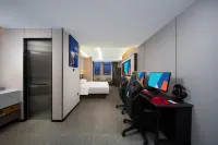 i Electronic Sports Hotel (Xinyang High-speed Rail East Station Daxin Plaza)