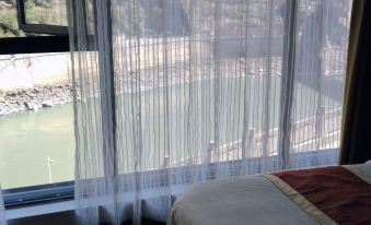 Yajiang Kangba Hanzi Hotel