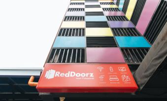 RedDoorz near Fishermall Quezon City