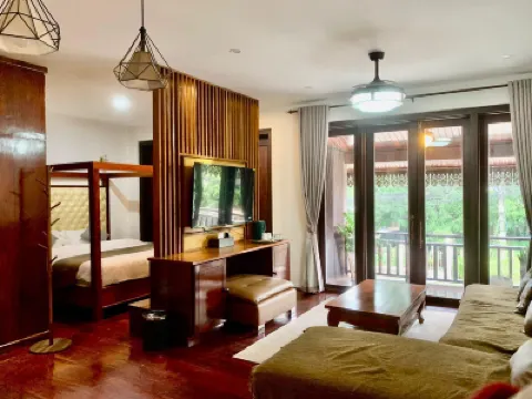 Happy Hour Boutique​ Hotel Hôtels à proximité de : Wat Wisunalat