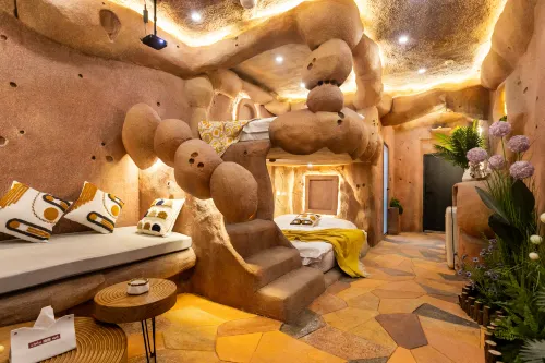 Guanlan Art Theme Sky Hotel (Chinese Baroque)