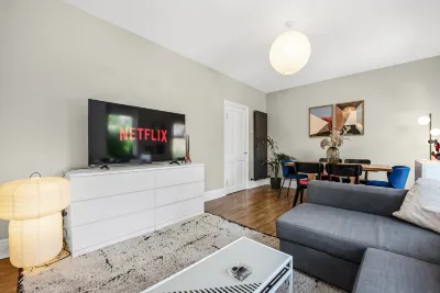 Unique 2 bedroom Flat in Heart of Walthamstow 월섬스토 센트럴역 주변 호텔