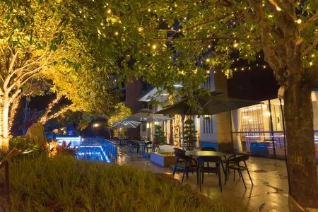 Jiyue Hotel (Nanxiong RT-Mart) Отели рядом с достопримечательностью «Спортивный зал Наньшун»