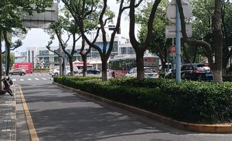 Home Inn Huaxuan Collection Hotel (Kunshan Railway Station High Speed Rail South Station Store)