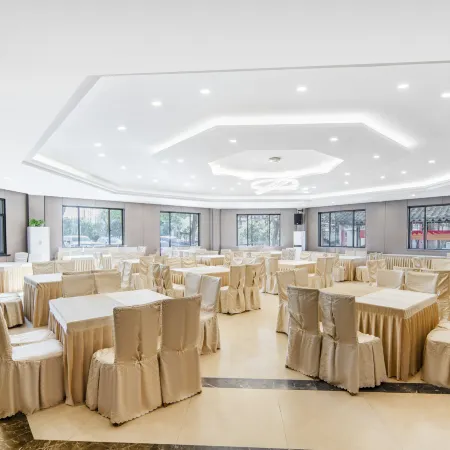 Xitang Holiday Hotel (Xitang Ancient Town Scenic Area)