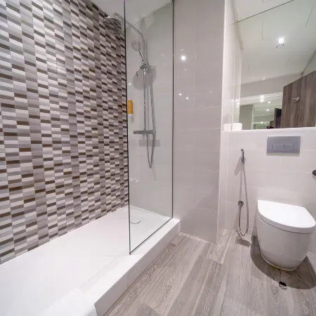 Premier Inn Dubai Barsha Heights Отели рядом с достопримечательностью «Теком»