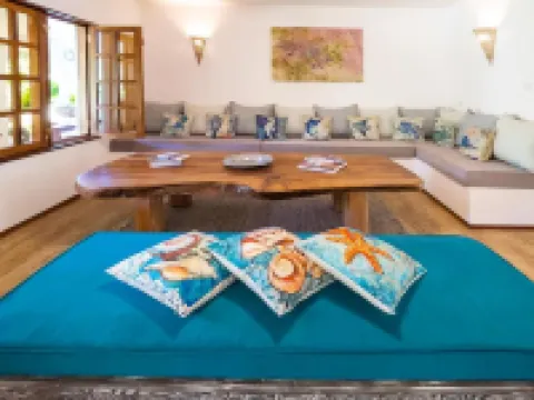 Lazy Days Hotels in Galu