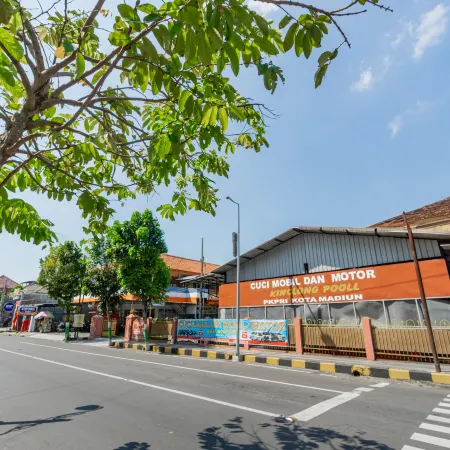 Hotel O Central Madiun Near Stasiun Kota Madiun Отели в г. Мадиун