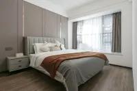 Sanya Fengyue Hotel (Joy City) Отели рядом с достопримечательностью «Estée Lauder (Sanya - Hainan Tourism Duty Free Shopping Complex)»