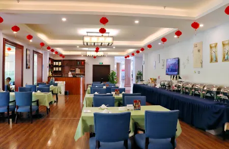 Jielv Hangkong Hostel Отели рядом с достопримечательностью «Zhuhai College of Science and Technology»