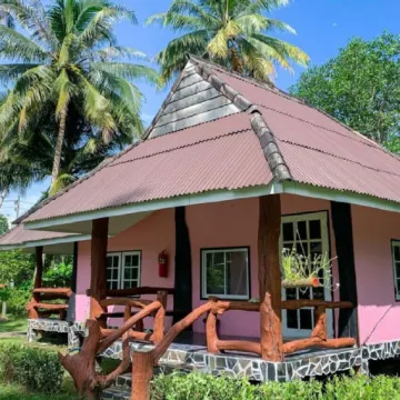Koh Kood Far East Resort Отели рядом с достопримечательностью «Huang Nam Keaw Waterfall»
