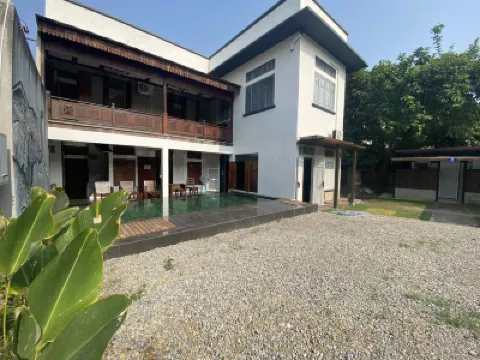 新城旅館 鄰近納瓦拉迪喬的酒店
