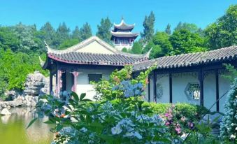Kee Royal Hotel (Dengzhou Hua Chau Academy Store)