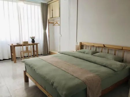 Weishan Huiyinghua B&B Отели рядом с достопримечательностью «Gongchen Pavilion»