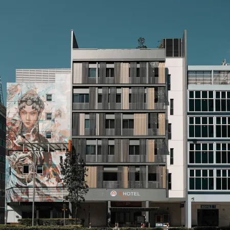 A Hotel Bugis Отели рядом с достопримечательностью «Сингапурское колесо обозрения»