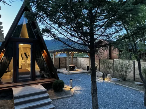 Wangchunshan Courtyard Vacation Apartment (Huanren Wangtiandong National Geopark) - pet friendly
