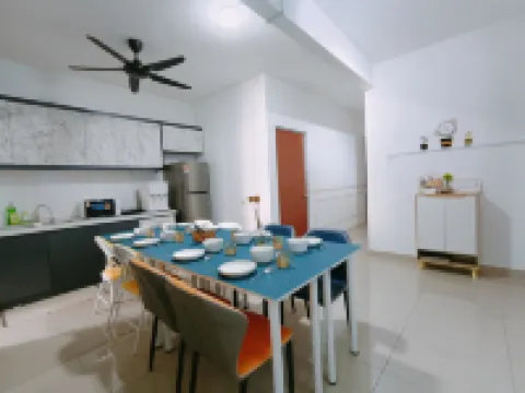 TypeB-10pax-5Bedroom-Balcony-IOICityMall-UKM-C180- Cheras Hotels in Balakong