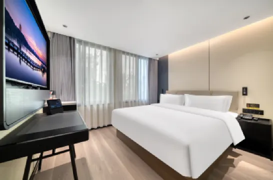 Heshi Hotel (Zhe'er Hospital Jinyazhuang Tower) Hotels near Hangzhou Train Station