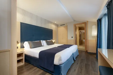 Hotel Pedro I de Aragon Отели в г. Comarca de Hoya de Huesca