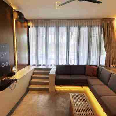 The Luxurious 231, Lake House Villa Others