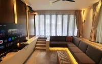 The Luxurious 231, Lake House Villa Hôtels à : Pegoh