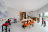 Qinghe Hotel