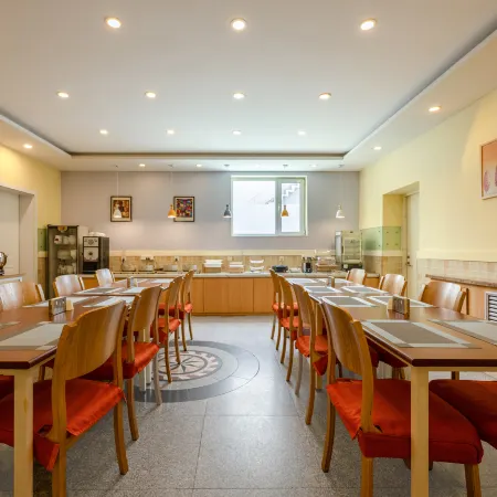 Homeinn Hotel (Pingyao Ancient City West Gate Again See Pingyao Theater)