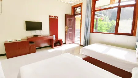 Maijishan Warm Farmhouse