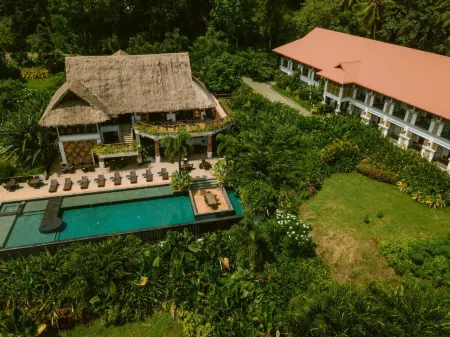 Damires Hills Farm and Spa Resort Отели в г. Cabatuan