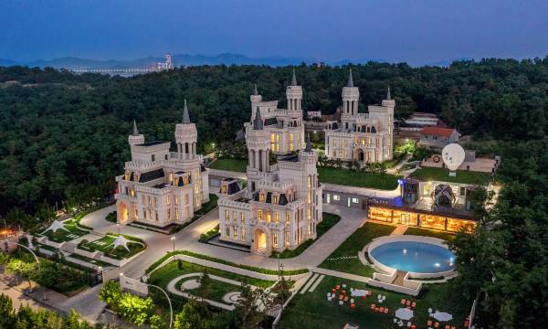Yantai Yangma Island Seaview Castle Homestay (Huandao Road)