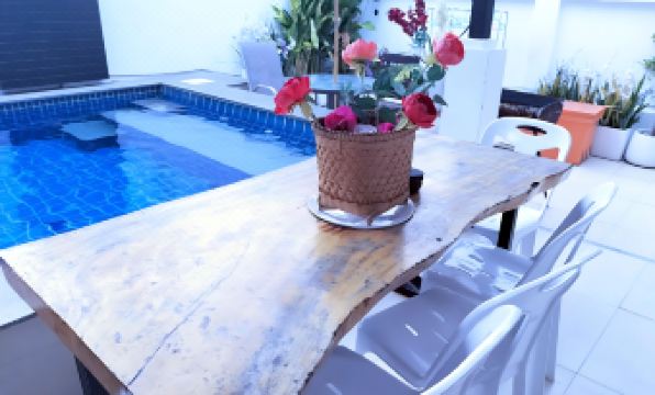 Hunter Hide Pool Villa