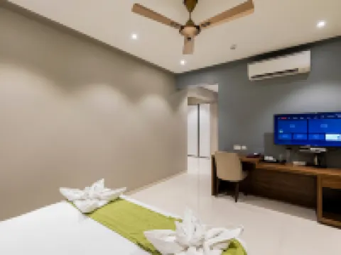 Hotel Seven Oaks โรงแรมในธาเน