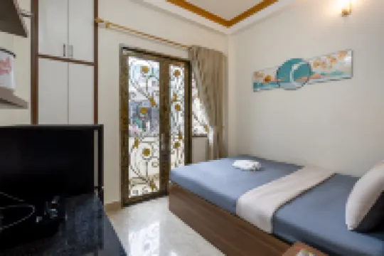 Hearth and Home De Tham（距離 範五老酒吧街 8 分鐘）