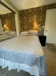 Spacious & Cozy Suite Near Boston Sleeps Up to 5 - homestay