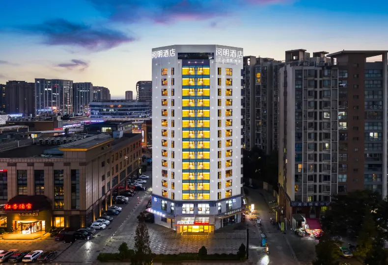 Your Moving Hotel