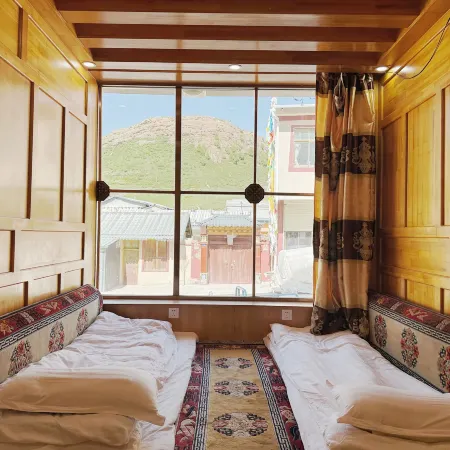 Bailongjiang Hotel (Langmusi Scenic Area)