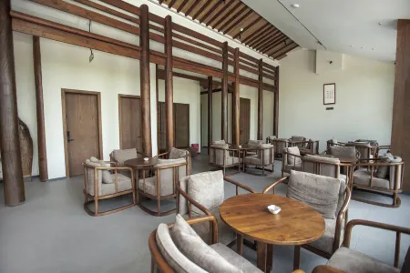 Chengdu Fanyue Hotel Отели рядом с достопримечательностью «Luoshui Wetland Park»