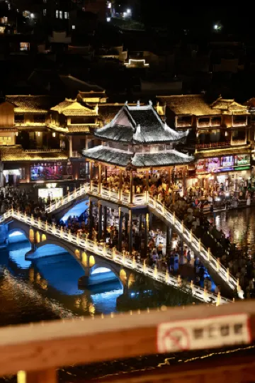 Phoenix Xiangyun River View Homestay Отели рядом с достопримечательностью «Temple of the Queen of Heaven»