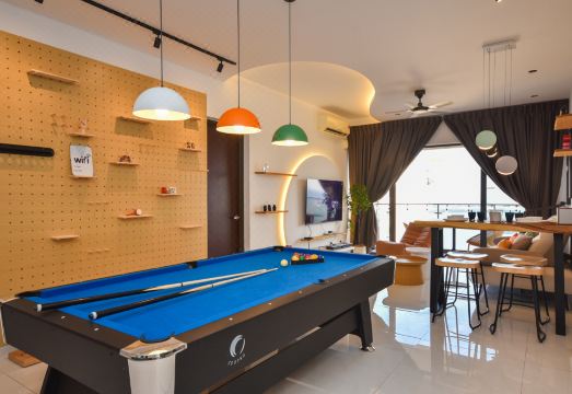 바다가 한눈에 들어오는 야외 수영장