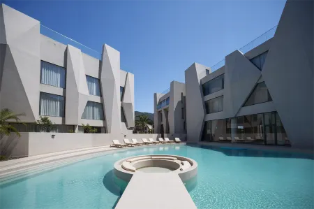 Westone Hotel Отели рядом с достопримечательностью «Xinglong Tropical Garden»