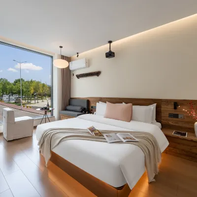 Yixin Riverside Homestay (Cultural Square Scenic Bridge) Hotels near Wuyuan Cultural Square