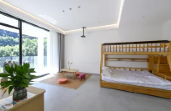 Tonglu Qingyuewu Homestay (OMG Heartbeat Paradise) Hotels near Qinxi Xianggu Scenic Area