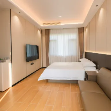 Huangjin Shidai Homestay · Gilded Realm (Kaiping Diaolou)