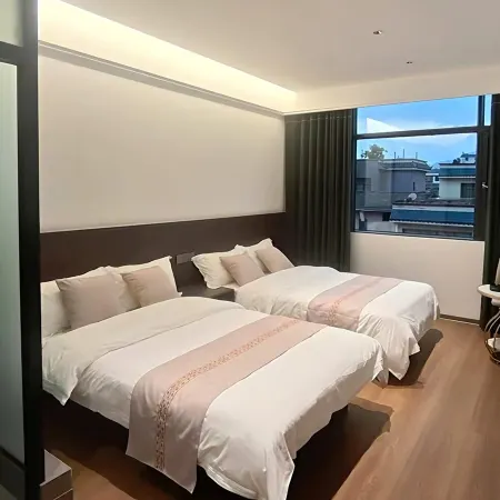 Qingwu Hotel (Nizhu River Canyon)