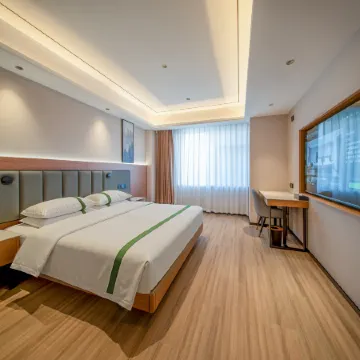 GreenTree Inn Express Hotel (Jiulong Hui Liqun Shopping Plaza)