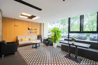 Designer Hotel (Shanghai Hongqiao Hub Yinggang East Road) Hotels in Hongqiao Transportation Hub Surrounding Area